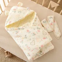 Premium Crepe Beanie Quilted Baby Blanket — Hooded Cotton Windproof Quilt for Newborn Autumn & Winter Outings | 35×35 Inch